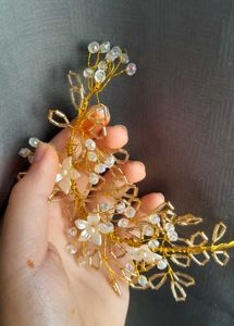 Elegant Gold Flower Hair Piece