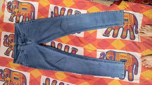 LIGHT BLUE MINIMAL SLIM JEANS