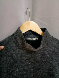Mango Turtle Neck Cropped Sweatshirt
