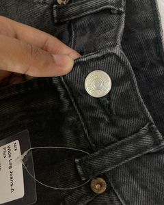 ZARA brand High Waisted Denim 🖤
