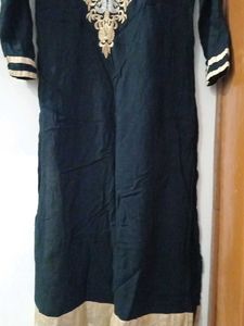 Elegant Black Embroidered Kurti
