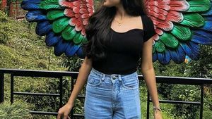 Women Deep Neck Top