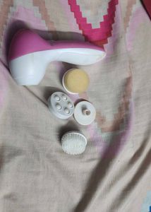 Facial Cleansing Brush