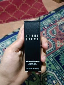 Bobbi Brown Skin Foundation SPF 15 (BRAND New)