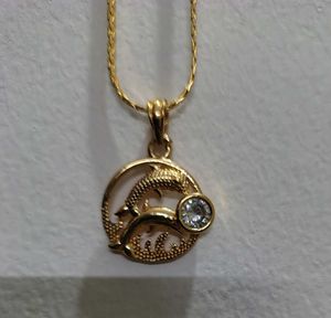 Gold Pendant Necklace
