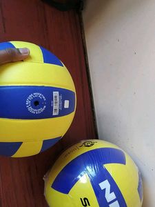 SUPER QUALITY NIVIA SPIKESTER VOLLEYBALL FOR SALE