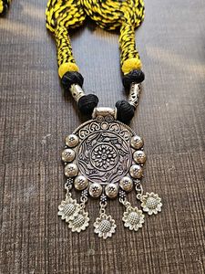 Thread Neckpiece