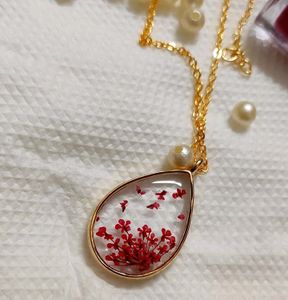 RESIN PENDANTS (real flowers)