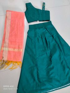 Green Ethnic Set