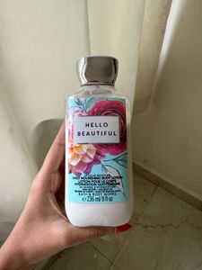 HELLO BEAUTIFUL💗💕 lotion by Bath And Body Works