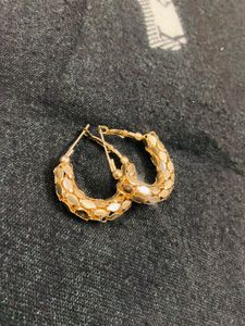Gold-tone textured hoop earrings✨