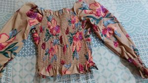 Floral Smocked Puff Sleeve Top✨