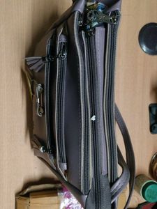 Cute La Carry Handbag