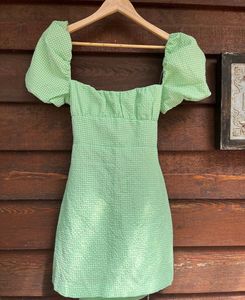 ZARA - Gingham Green Plaid Puff Sleeves Dress 💚🌴