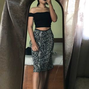 Cute Crop Top N Printed Fitted Skirt Set