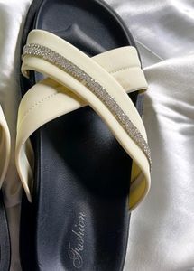 Black And White Glittering Sandals🎀
