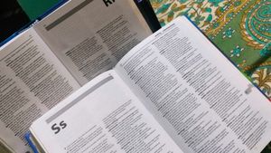 Oxford Dictionary&amp;Thesaurus Set-Revised 3rd Editio