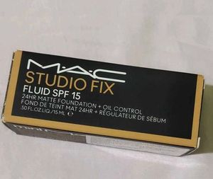 MAC Studio Fix Fluid SPF 15