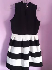 Sleeveless Halter Neck Dress
