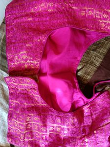 Padded Blouse With Beautiful Sleeves💕