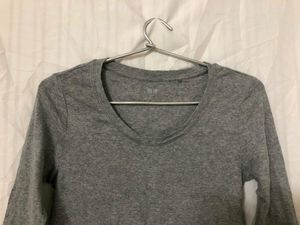 Grey T shirt ( woman&#39;s )