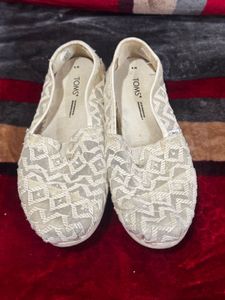 Feather weight  Shoes