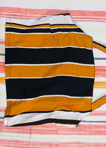 Crop Top With Halter Neck Of Color Mustard Black