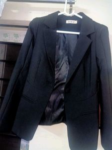 Women&#39;s Tailored Black Blazer