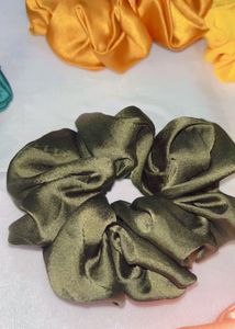 Retro Fluff Scrunchie