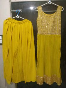 Women Naira Cut Kurta Set