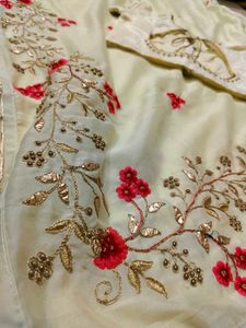 Elegant Embroidered Saree with Blouse 🤩