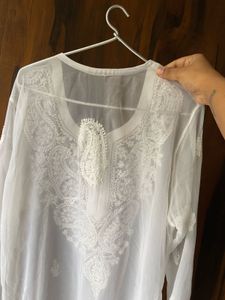 White Embroidered Chikankari Kurti
