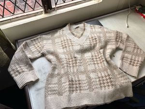 Patterned V-Neck oversized Sweater