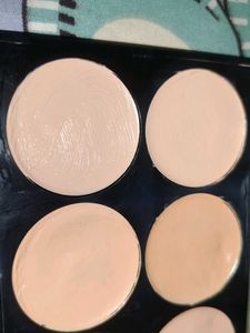 Swiss Beauty Ultra Base Concealer Pallete