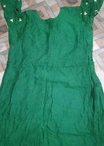 Elegant Green Embroidered Kurta