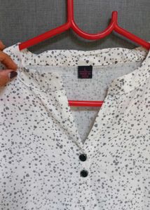 Smart Looking Kurti For Office Girlies