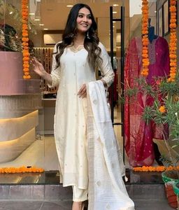Beautiful silk Banarasi set All Size Available 🥳