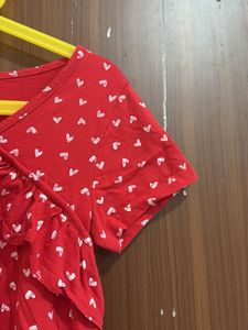 Red Girls T Shirt With Heard Print