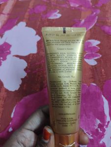 Milk &amp; Honey GOLD Smoothing Sugar Scrub 75g