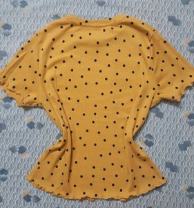 Yellow Polka Dot Round Neck Tshirt Top 💛