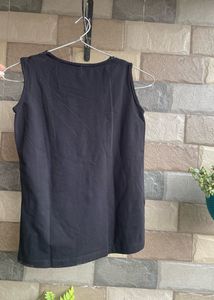 Black Fitted Top- New
