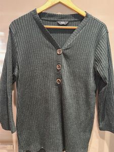 Ribbed Knit Top with Buttons