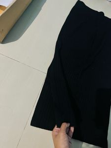 Elegant Black Knit woollen Skirt