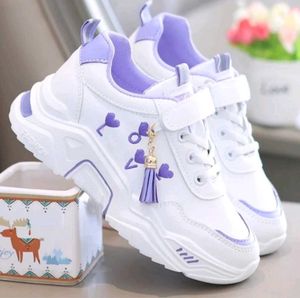 gen_z boys and girls Sneakers