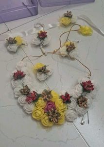 Floral Hair Accessories Set