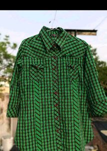 Green & Black Checked Button-Up Shirt