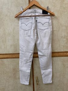 Levis Jeans Light Wash Denim Women