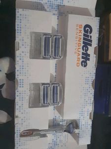 Gillette Covertible Trimmer+shaver Combo