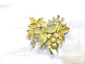Vintage Gold Floral Hair Clips