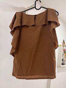 Ruffle top - brand New - size Large